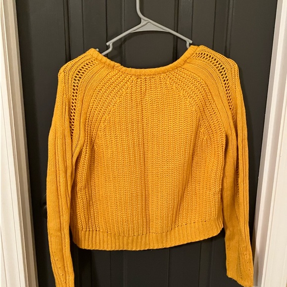 Cropped Sweater - Picture 2 of 3